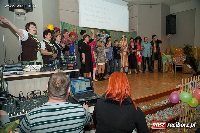 Zdjęcie w galerii na portalu naszraciborz.pl: Kabaret z Bolesławia rozbawił w Tworkowie publiczność do łez wiadomości z regionu