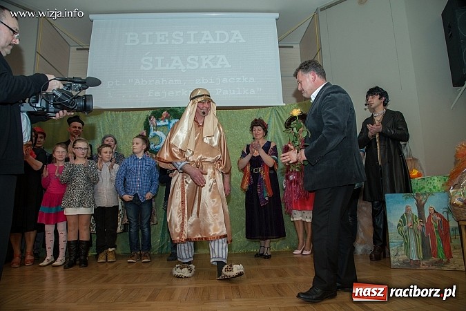 Zdjęcie w galerii na portalu naszraciborz.pl: Kabaret z Bolesławia rozbawił w Tworkowie publiczność do łez wiadomości z regionu