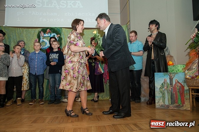 Zdjęcie w galerii na portalu naszraciborz.pl: Kabaret z Bolesławia rozbawił w Tworkowie publiczność do łez wiadomości z regionu