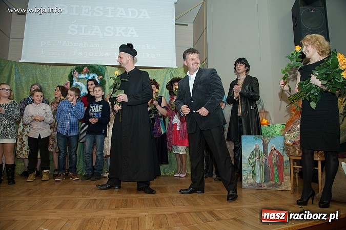 Zdjęcie w galerii na portalu naszraciborz.pl: Kabaret z Bolesławia rozbawił w Tworkowie publiczność do łez wiadomości z regionu