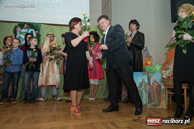 Zdjęcie w galerii na portalu naszraciborz.pl: Kabaret z Bolesławia rozbawił w Tworkowie publiczność do łez wiadomości z regionu