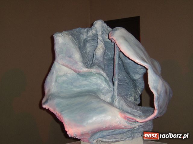 Zdjęcie w galerii na portalu naszraciborz.pl: Forma i kolor w rzeźbie wiadomości z regionu