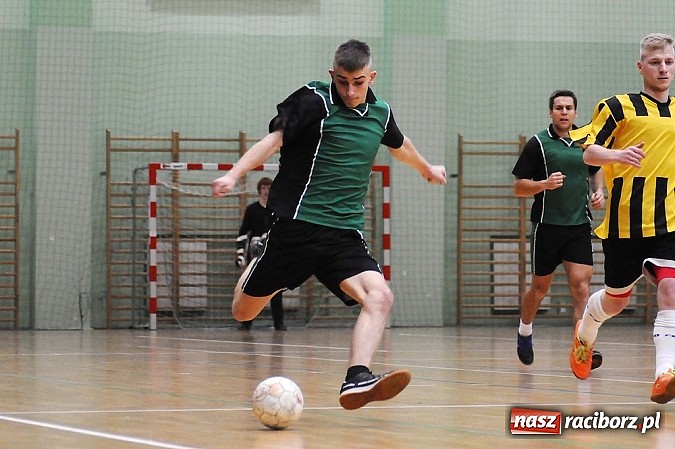 Zdjęcie w galerii na portalu naszraciborz.pl: Wychylylybymy wygrywają w hicie weekendu wiadomości z regionu