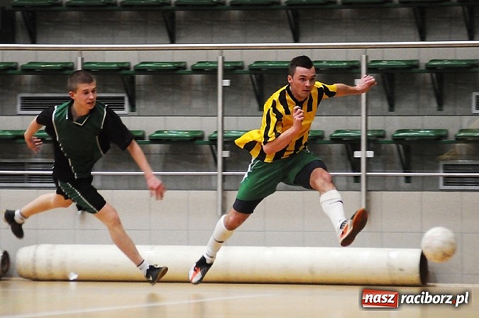 Zdjęcie w galerii na portalu naszraciborz.pl: Wychylylybymy wygrywają w hicie weekendu wiadomości z regionu