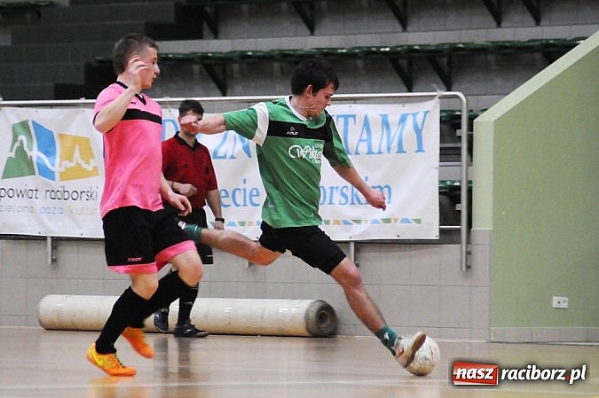 Zdjęcie w galerii na portalu naszraciborz.pl: Wychylylybymy wygrywają w hicie weekendu wiadomości z regionu