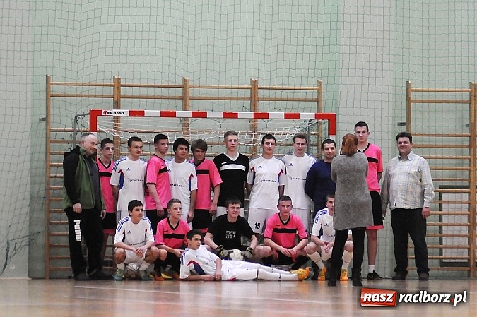 Zdjęcie w galerii na portalu naszraciborz.pl: Wychylylybymy wygrywają w hicie weekendu wiadomości z regionu