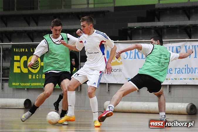 Zdjęcie w galerii na portalu naszraciborz.pl: Wychylylybymy wygrywają w hicie weekendu wiadomości z regionu