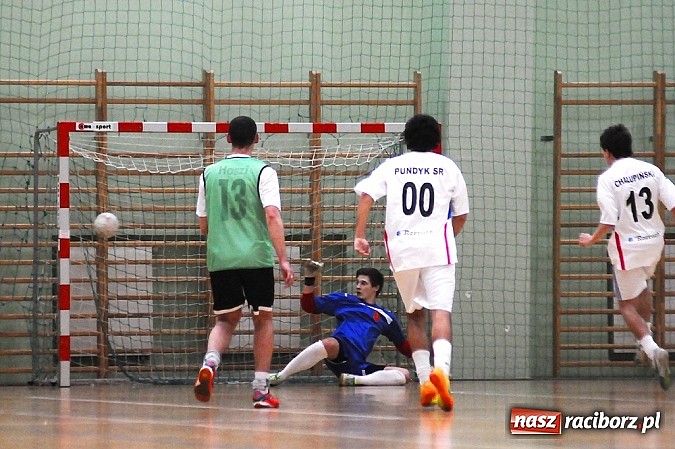 Zdjęcie w galerii na portalu naszraciborz.pl: Wychylylybymy wygrywają w hicie weekendu wiadomości z regionu