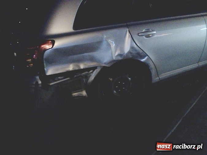 Zdjęcie w galerii na portalu naszraciborz.pl: Kraksa na mycie. Zderzyła się toyota ze skodą wiadomości z regionu