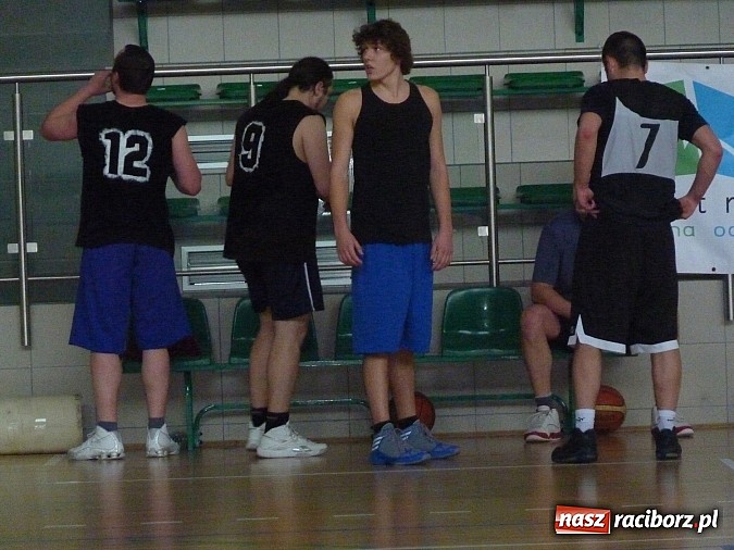 Zdjęcie w galerii na portalu naszraciborz.pl: W amatorce zwycięstwa faworytów wiadomości z regionu