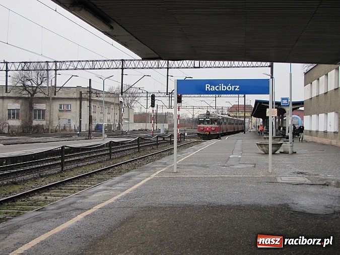Zdjęcie w galerii na portalu naszraciborz.pl: Dworzec w Raciborzu nie jest zbyt ładny… wiadomości z regionu