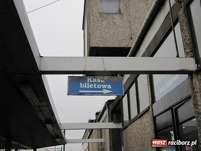Zdjęcie w galerii na portalu naszraciborz.pl: Dworzec w Raciborzu nie jest zbyt ładny… wiadomości z regionu