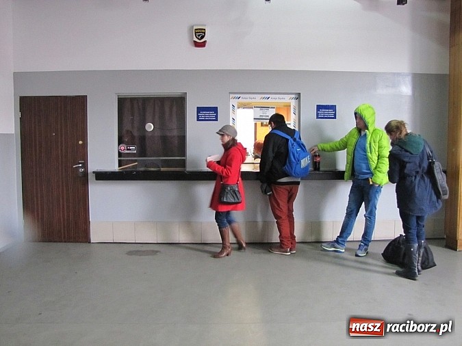 Zdjęcie w galerii na portalu naszraciborz.pl: Dworzec w Raciborzu nie jest zbyt ładny… wiadomości z regionu