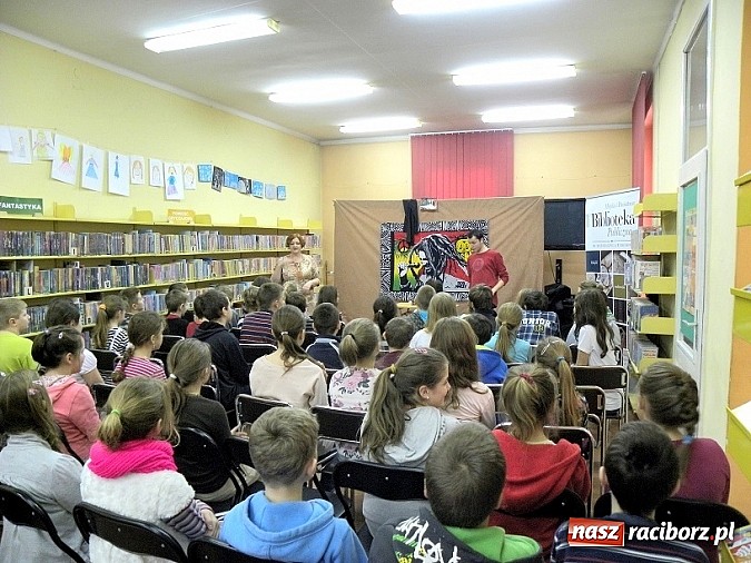 Zdjęcie w galerii na portalu naszraciborz.pl: On-line. W pułapce Internetu wiadomości z regionu