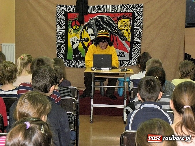 Zdjęcie w galerii na portalu naszraciborz.pl: On-line. W pułapce Internetu wiadomości z regionu