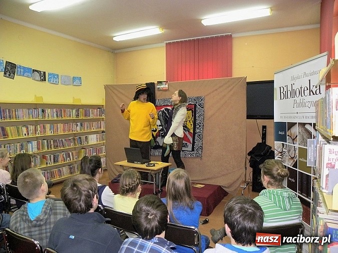 Zdjęcie w galerii na portalu naszraciborz.pl: On-line. W pułapce Internetu wiadomości z regionu