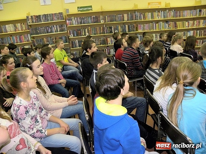 Zdjęcie w galerii na portalu naszraciborz.pl: On-line. W pułapce Internetu wiadomości z regionu