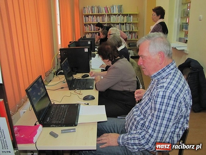 Zdjęcie w galerii na portalu naszraciborz.pl: Senior i Internet, czyli co seniorzy robią w sieci wiadomości z regionu