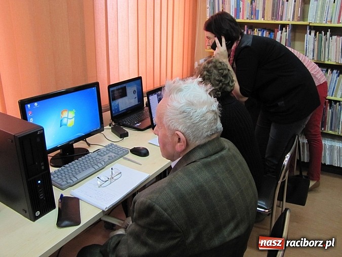 Zdjęcie w galerii na portalu naszraciborz.pl: Senior i Internet, czyli co seniorzy robią w sieci wiadomości z regionu