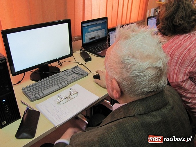 Zdjęcie w galerii na portalu naszraciborz.pl: Senior i Internet, czyli co seniorzy robią w sieci wiadomości z regionu
