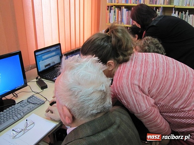 Zdjęcie w galerii na portalu naszraciborz.pl: Senior i Internet, czyli co seniorzy robią w sieci wiadomości z regionu