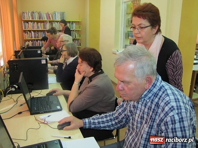 Zdjęcie w galerii na portalu naszraciborz.pl: Senior i Internet, czyli co seniorzy robią w sieci wiadomości z regionu