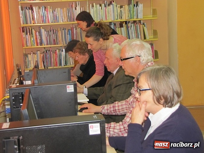 Zdjęcie w galerii na portalu naszraciborz.pl: Senior i Internet, czyli co seniorzy robią w sieci wiadomości z regionu