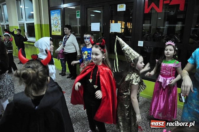 Zdjęcie w galerii na portalu naszraciborz.pl: Karnawałowa podr&oacute;ż do Rio w SP 1 na Ostrogu wiadomości z regionu
