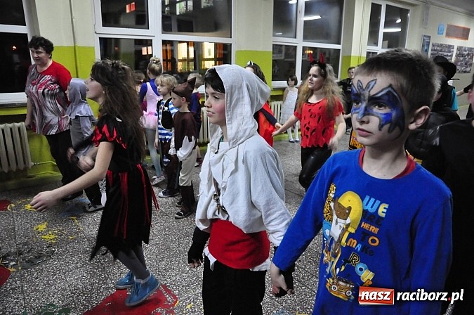 Zdjęcie w galerii na portalu naszraciborz.pl: Karnawałowa podr&oacute;ż do Rio w SP 1 na Ostrogu wiadomości z regionu