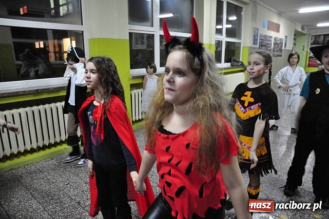 Zdjęcie w galerii na portalu naszraciborz.pl: Karnawałowa podr&oacute;ż do Rio w SP 1 na Ostrogu wiadomości z regionu