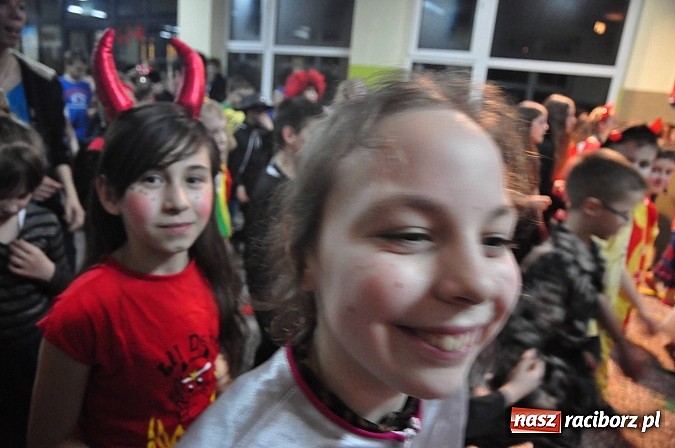 Zdjęcie w galerii na portalu naszraciborz.pl: Karnawałowa podr&oacute;ż do Rio w SP 1 na Ostrogu wiadomości z regionu