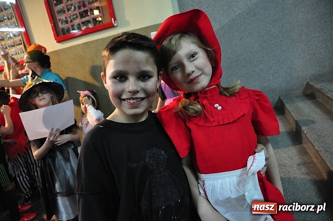 Zdjęcie w galerii na portalu naszraciborz.pl: Karnawałowa podr&oacute;ż do Rio w SP 1 na Ostrogu wiadomości z regionu