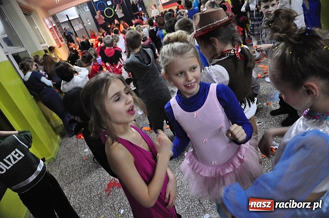 Zdjęcie w galerii na portalu naszraciborz.pl: Karnawałowa podr&oacute;ż do Rio w SP 1 na Ostrogu wiadomości z regionu