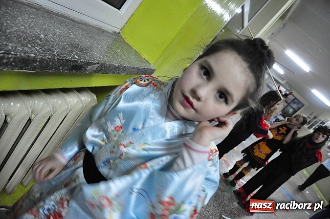 Zdjęcie w galerii na portalu naszraciborz.pl: Karnawałowa podr&oacute;ż do Rio w SP 1 na Ostrogu wiadomości z regionu