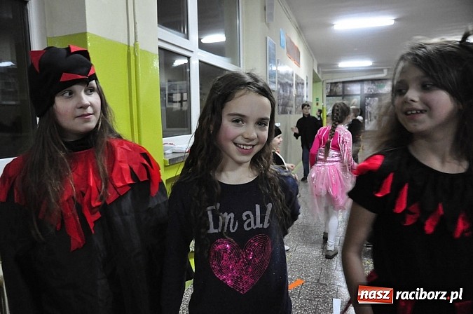 Zdjęcie w galerii na portalu naszraciborz.pl: Karnawałowa podr&oacute;ż do Rio w SP 1 na Ostrogu wiadomości z regionu