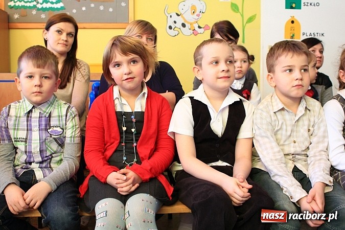 Zdjęcie w galerii na portalu naszraciborz.pl: Jubileuszowy międzyprzedszkolny przegląd wierszy dla babci i dziadka wiadomości z regionu