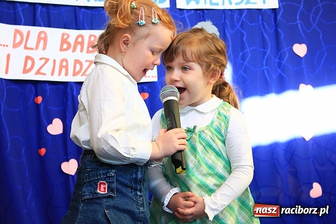 Zdjęcie w galerii na portalu naszraciborz.pl: Jubileuszowy międzyprzedszkolny przegląd wierszy dla babci i dziadka wiadomości z regionu