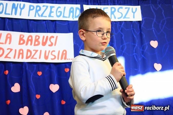 Zdjęcie w galerii na portalu naszraciborz.pl: Jubileuszowy międzyprzedszkolny przegląd wierszy dla babci i dziadka wiadomości z regionu