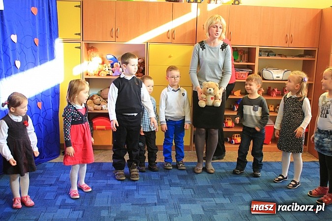 Zdjęcie w galerii na portalu naszraciborz.pl: Jubileuszowy międzyprzedszkolny przegląd wierszy dla babci i dziadka wiadomości z regionu