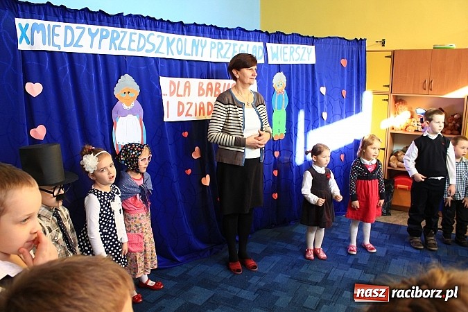 Zdjęcie w galerii na portalu naszraciborz.pl: Jubileuszowy międzyprzedszkolny przegląd wierszy dla babci i dziadka wiadomości z regionu