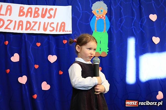 Zdjęcie w galerii na portalu naszraciborz.pl: Jubileuszowy międzyprzedszkolny przegląd wierszy dla babci i dziadka wiadomości z regionu
