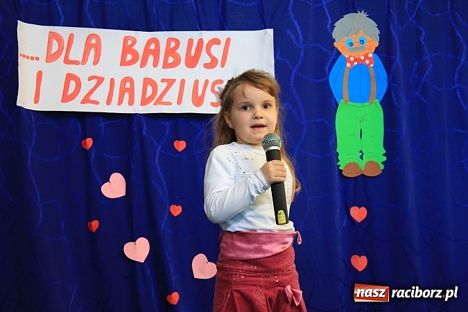 Zdjęcie w galerii na portalu naszraciborz.pl: Jubileuszowy międzyprzedszkolny przegląd wierszy dla babci i dziadka wiadomości z regionu