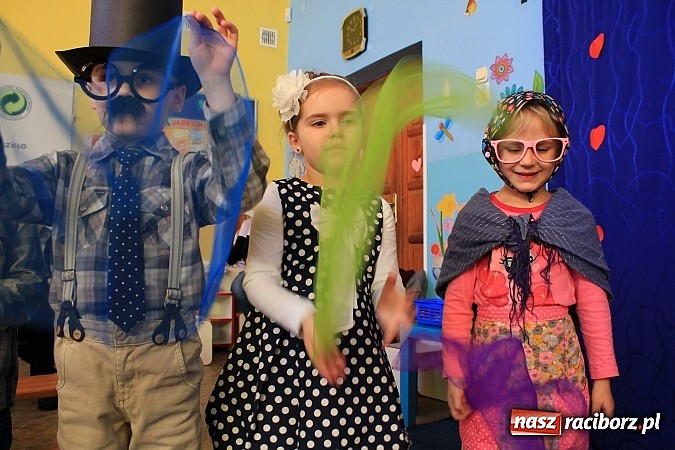 Zdjęcie w galerii na portalu naszraciborz.pl: Jubileuszowy międzyprzedszkolny przegląd wierszy dla babci i dziadka wiadomości z regionu