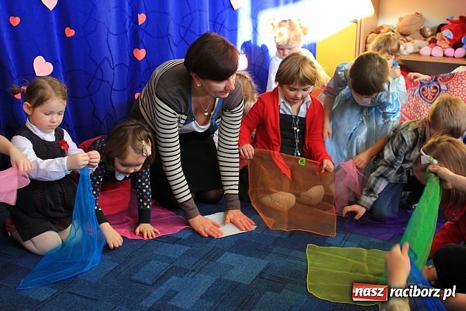 Zdjęcie w galerii na portalu naszraciborz.pl: Jubileuszowy międzyprzedszkolny przegląd wierszy dla babci i dziadka wiadomości z regionu