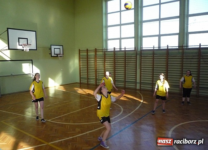 Zdjęcie w galerii na portalu naszraciborz.pl: Piłka siatkowa: Siatkarski maraton rozpoczęty! wiadomości z regionu