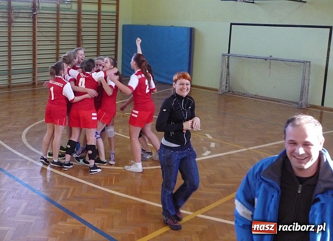 Zdjęcie w galerii na portalu naszraciborz.pl: Piłka siatkowa: Siatkarski maraton rozpoczęty! wiadomości z regionu