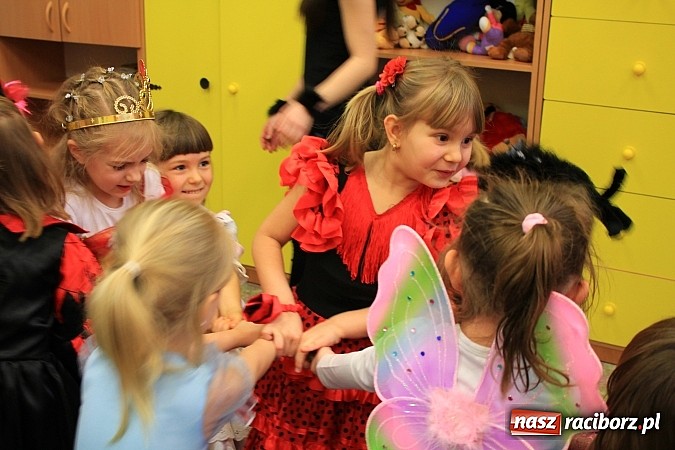 Zdjęcie w galerii na portalu naszraciborz.pl: Wyjątkowy bal w Przedszkolu nr 15 wiadomości z regionu