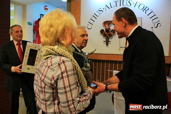 Zdjęcie w galerii na portalu naszraciborz.pl: Olimpijczyk Kajetan Broniewski z wizytą w Towarzystwie Gimnastycznym Sok&oacute;ł wiadomości z regionu