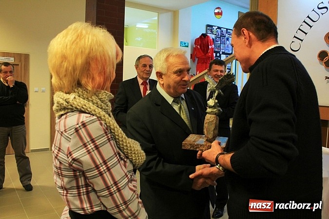 Zdjęcie w galerii na portalu naszraciborz.pl: Olimpijczyk Kajetan Broniewski z wizytą w Towarzystwie Gimnastycznym Sok&oacute;ł wiadomości z regionu