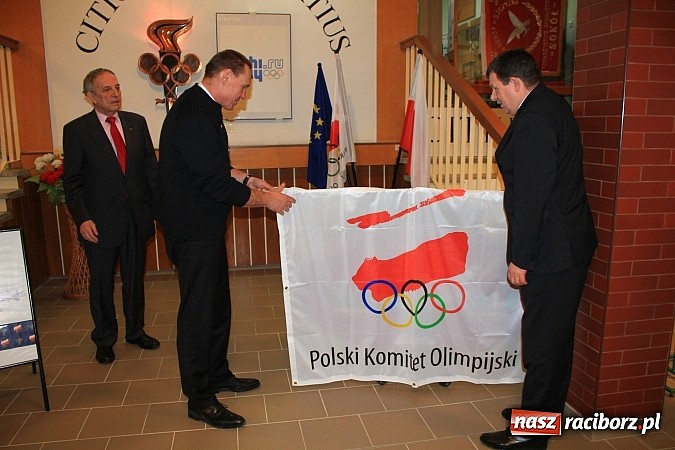 Zdjęcie w galerii na portalu naszraciborz.pl: Olimpijczyk Kajetan Broniewski z wizytą w Towarzystwie Gimnastycznym Sok&oacute;ł wiadomości z regionu